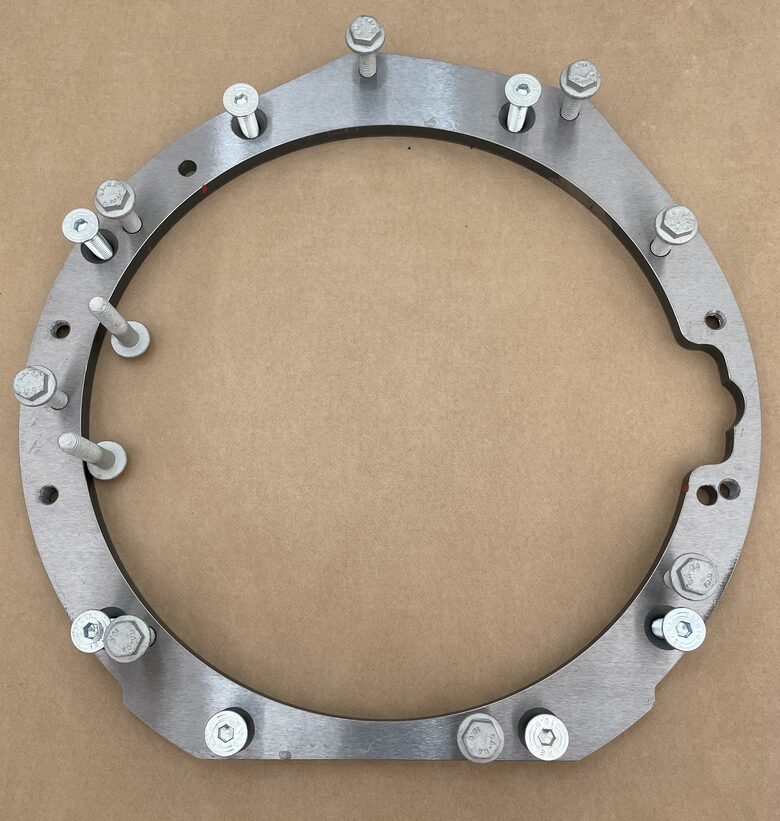 adapter plate from M112/M113 to 711,65. (2.2/2.7cdi Om646/647 engine)